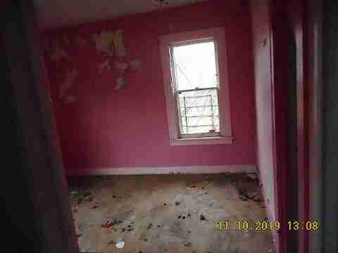 12090 Roselawn (32)_m.jpg